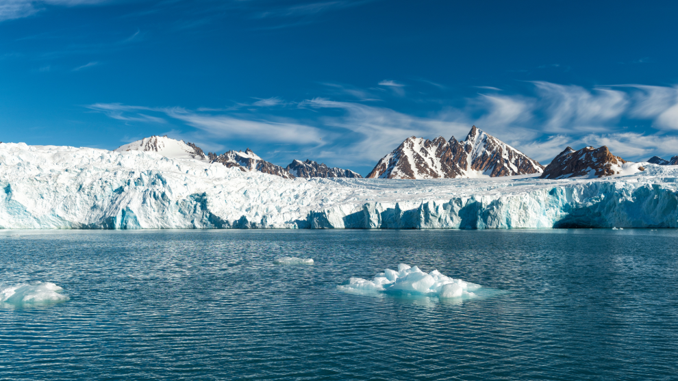 While Longyearbyen Is The Largest Settlement In The Svalbard while-longyearbyen-is-the-largest-settlement-in-the-svalbard